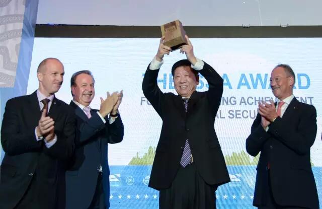 中國(guó)榮獲社會(huì)保障杰出成就獎(jiǎng)